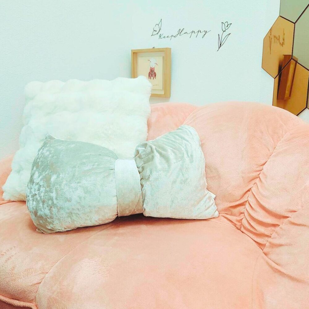 ピンクとリボンのルーム