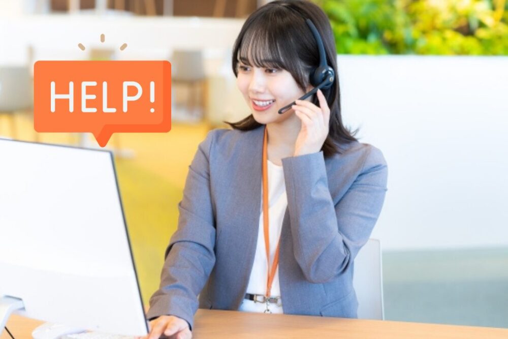 チャットのサポートをするスタッフ